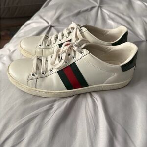 Gucci Sneakers with Green and Red Stripe